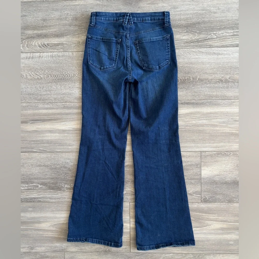 Lauren Conrad High Rise Flare Dark Wash Jeans Size 2 - Picture 8 of 8